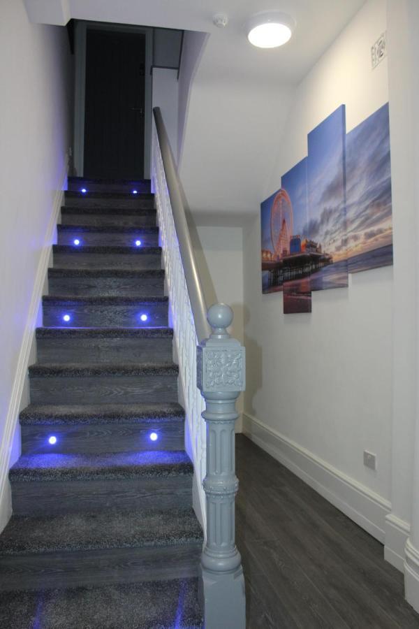 Albert Luxury Hottub & Jacuzzi Apartments Blackpool Ngoại thất bức ảnh