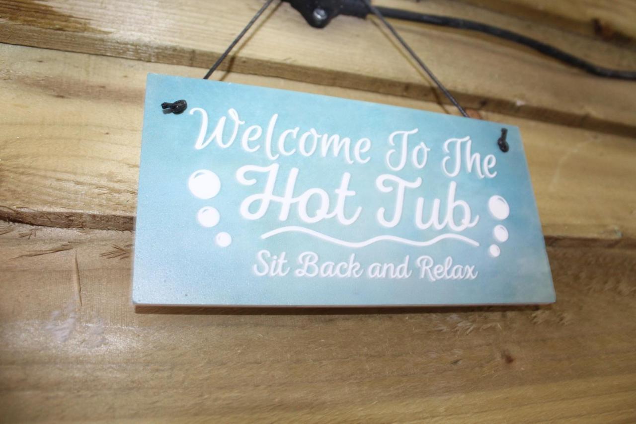 Albert Luxury Hottub & Jacuzzi Apartments Blackpool Ngoại thất bức ảnh