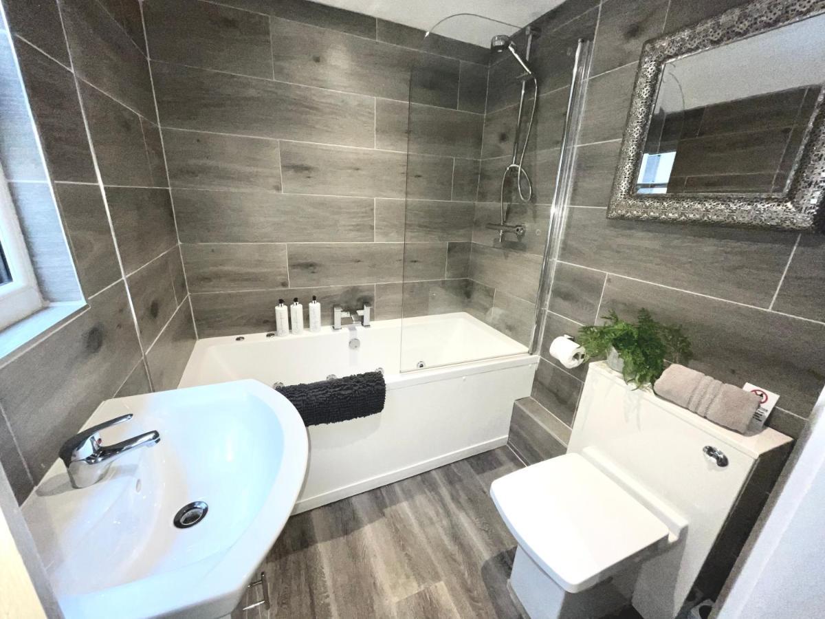Albert Luxury Hottub & Jacuzzi Apartments Blackpool Ngoại thất bức ảnh