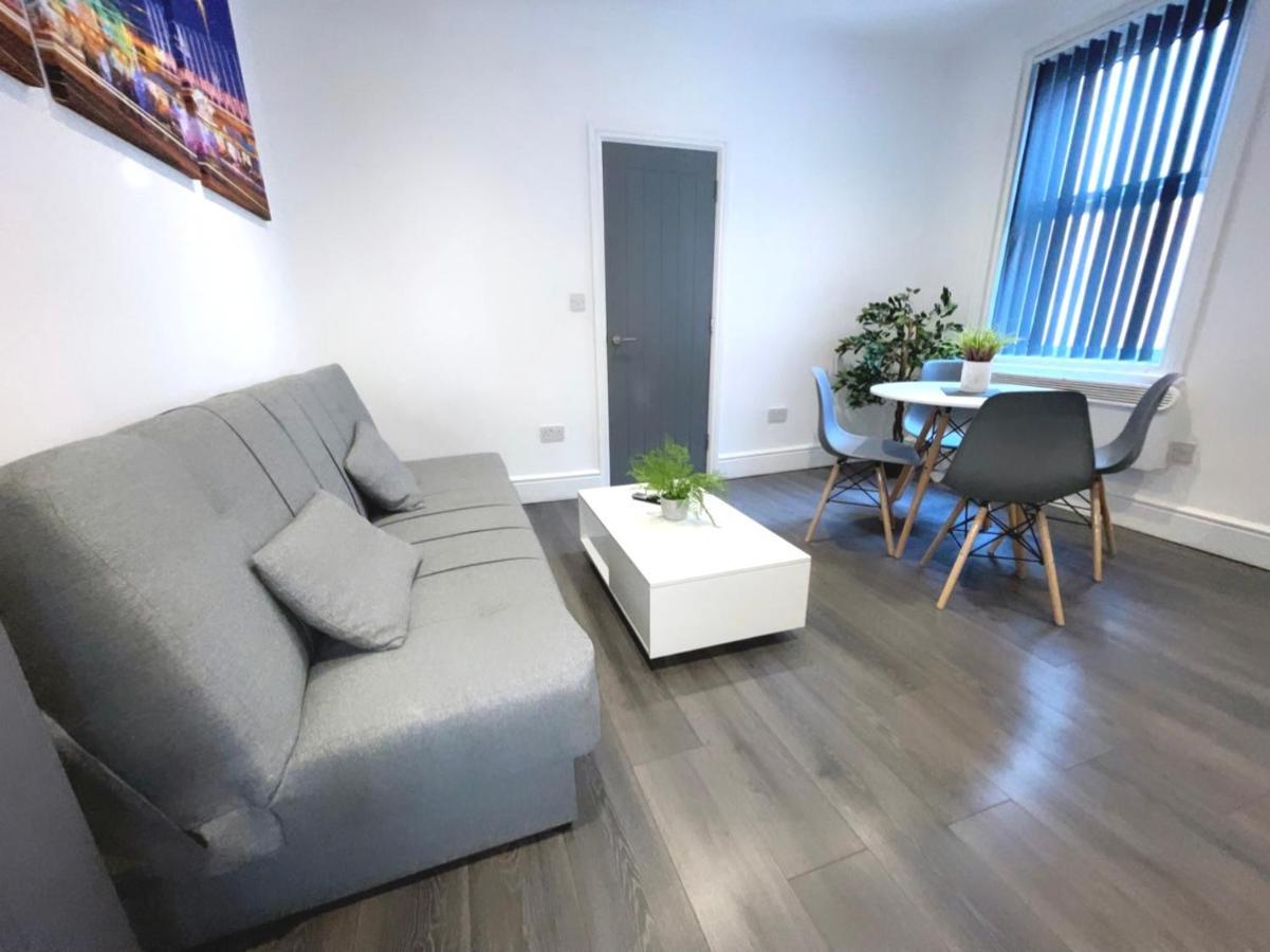 Albert Luxury Hottub & Jacuzzi Apartments Blackpool Ngoại thất bức ảnh