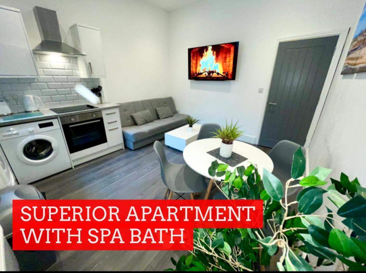 Albert Luxury Hottub & Jacuzzi Apartments Blackpool Phòng bức ảnh