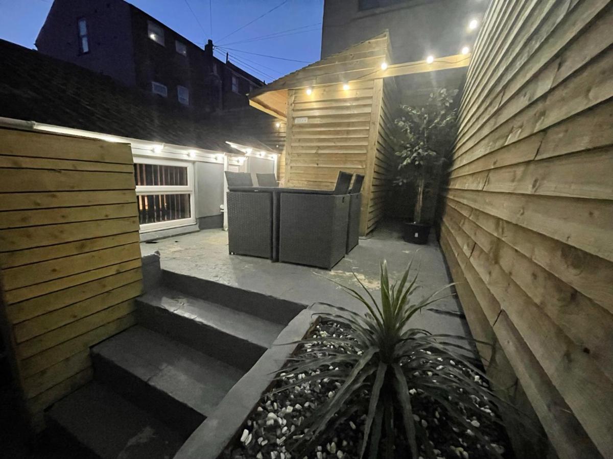 Albert Luxury Hottub & Jacuzzi Apartments Blackpool Ngoại thất bức ảnh