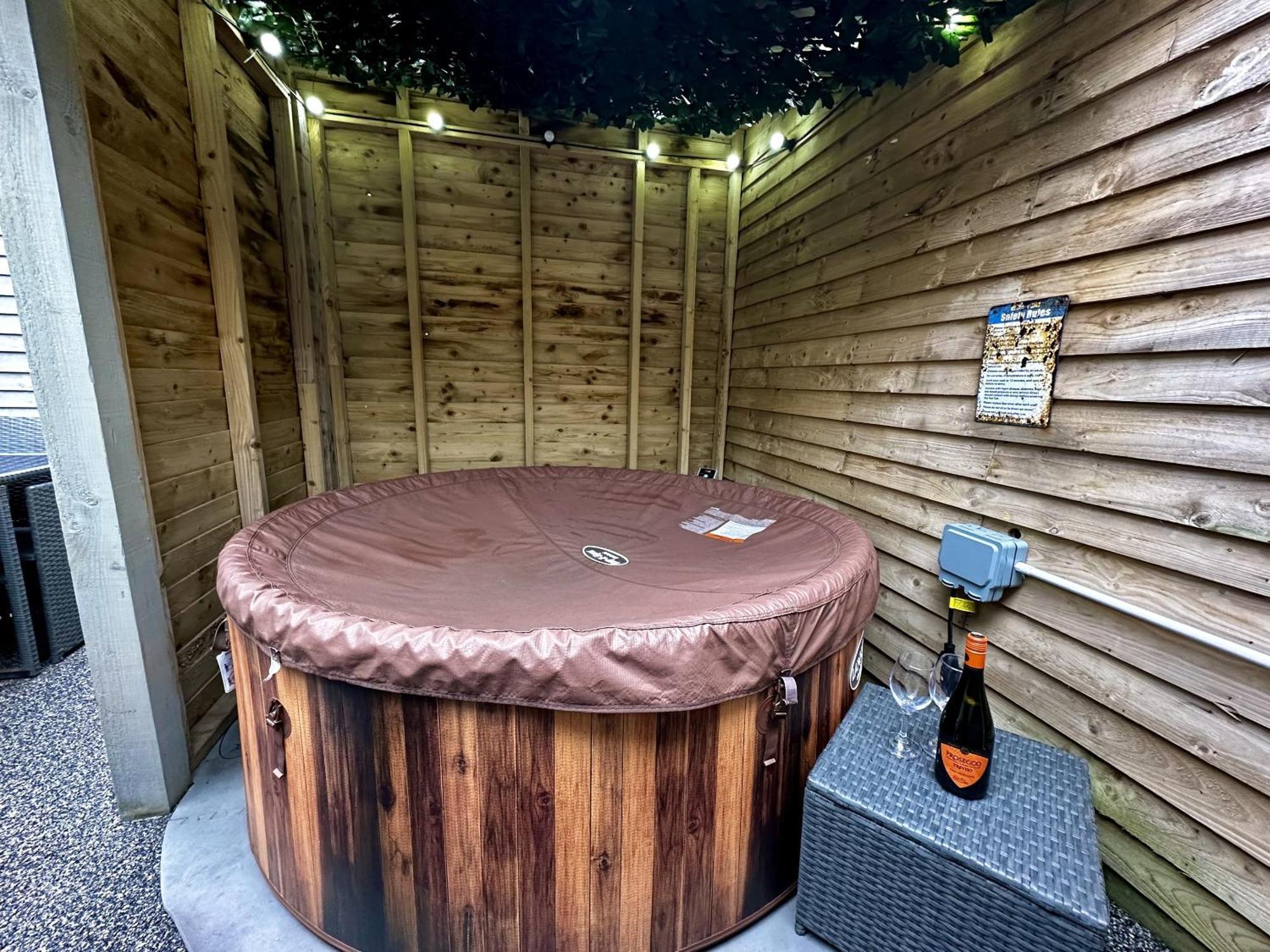 Albert Luxury Hottub & Jacuzzi Apartments Blackpool Ngoại thất bức ảnh