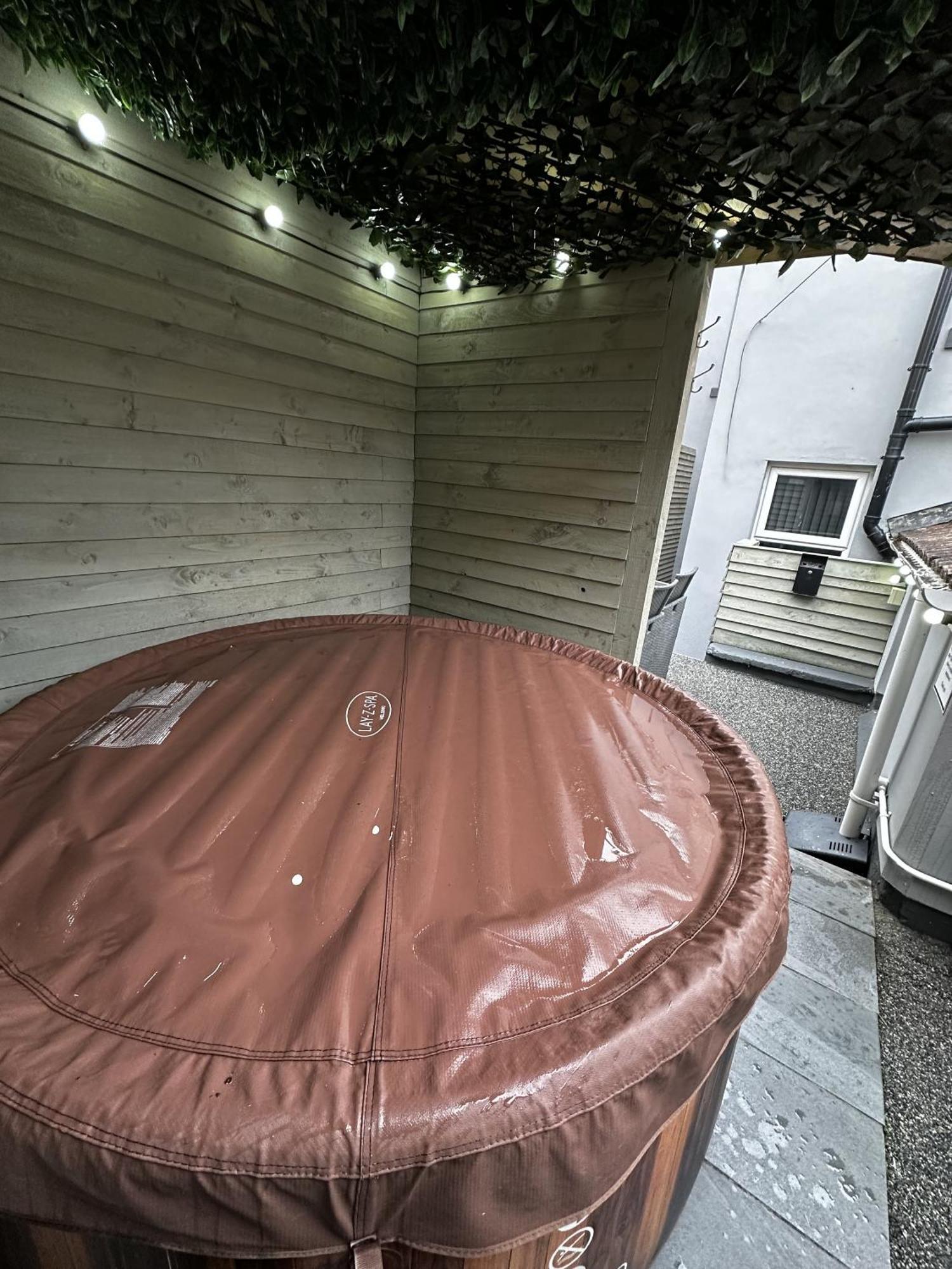 Albert Luxury Hottub & Jacuzzi Apartments Blackpool Phòng bức ảnh